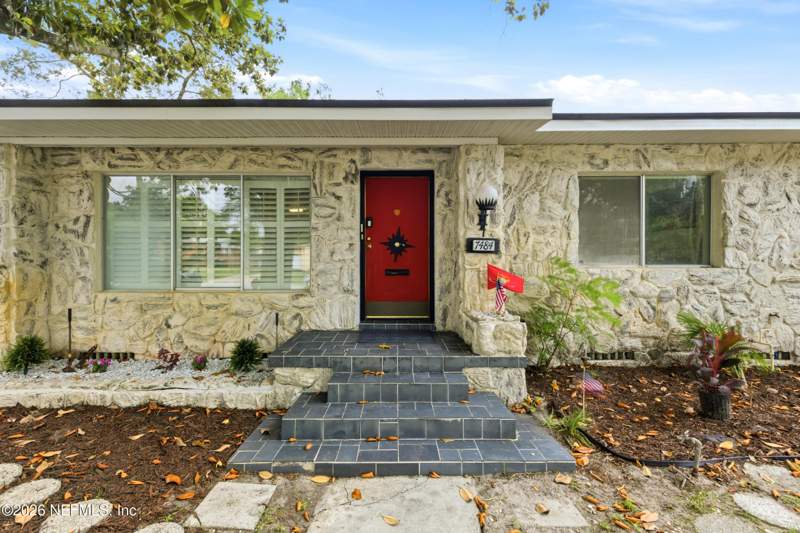 3 bedroom Single Family Residence at 7484 Spinola Road, Replat Of San Jose, Jacksonville — photo 2