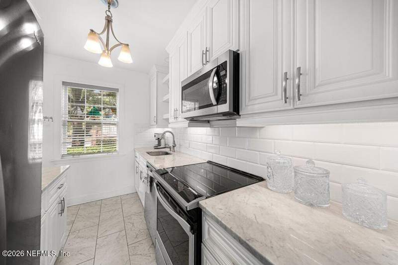 2 bedroom Condominium at 823 Lasalle Street #821/823, The Alexandria, Jacksonville — photo 3