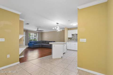 3591 Kernan Boulevard #208, Jacksonville FL - photo 9 of 37