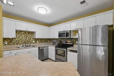 3591 Kernan Boulevard #208, Jacksonville FL - photo 19 of 37
