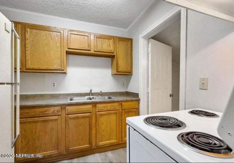 3 bedroom Single Family Residence at 884 Detroit Street, Harveys Addition, Jacksonville — photo 4
