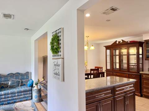5155 Broken Arrow Drive, Jacksonville FL - photo 12 of 33