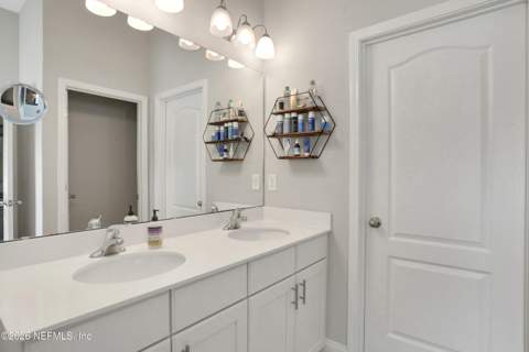 1208 Castle Trail Drive, St. Johns FL - photo 10 of 95