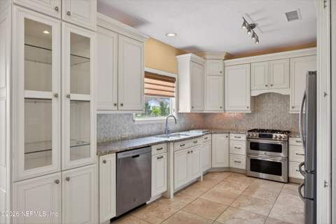 11092 Turnbridge Drive, Jacksonville FL - photo 9 of 44