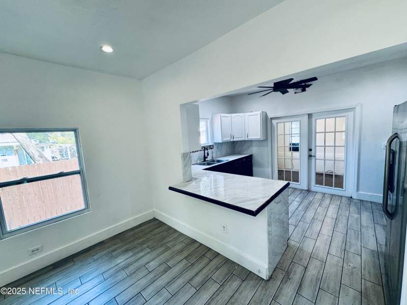 3 bedroom Single Family Residence at 1041 E 14th Street, Springfield Annex, Jacksonville — photo 2