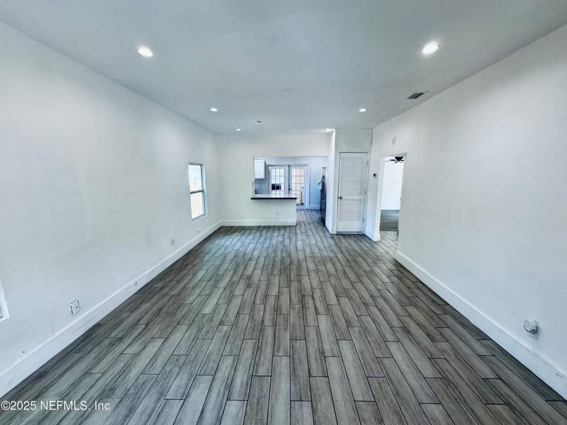 3 bedroom Single Family Residence at 1041 E 14th Street, Springfield Annex, Jacksonville — photo 4