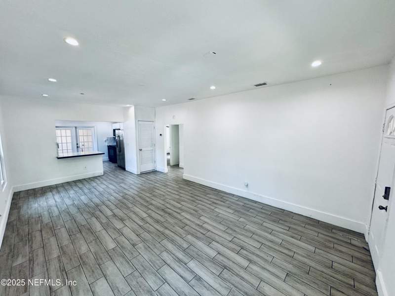 3 bedroom Single Family Residence at 1041 E 14th Street, Springfield Annex, Jacksonville — photo 5