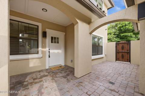8863 Amalfi Court, Jacksonville FL - photo 7 of 64