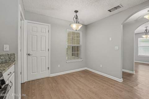11120 Tiverton Court, Jacksonville FL - photo 6 of 15