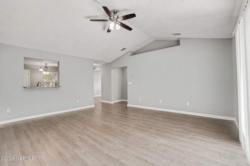 3 bedroom Single Family Residence at 11120 Tiverton Court, Sutton Lakes, Jacksonville — photo 2
