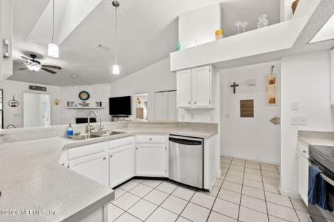 1712 Bristlecone Pine Place, Jacksonville FL - photo 17 of 43