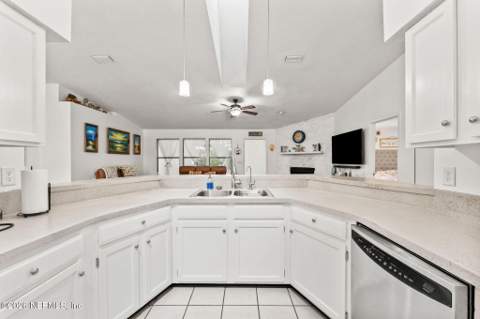 1712 Bristlecone Pine Place, Jacksonville FL - photo 7 of 43