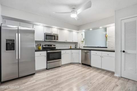 11952 Harbour Cove Drive, Jacksonville FL - photo 12 of 51