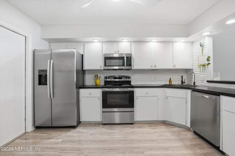 11952 Harbour Cove Drive, Jacksonville FL - photo 13 of 51