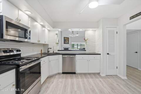 11952 Harbour Cove Drive, Jacksonville FL - photo 14 of 51