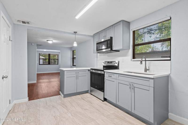 3 bedroom Single Family Residence at 1788 W 5th Street, College Park, Jacksonville — photo 5