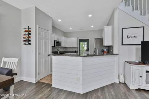 3734 Reedpond Drive, Jacksonville FL - photo 17 of 60