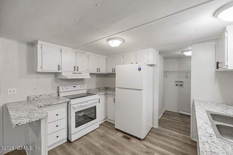 3 bedroom Mobile Home at 1480 Brangus Road, Middleburg, Middleburg — photo 5