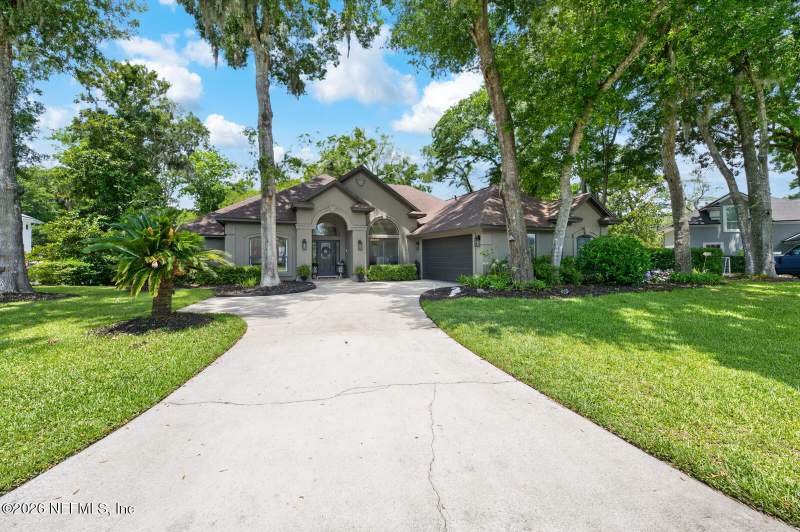 5 bedroom Single Family Residence at 13827 Longs Landing Road, Queens Harbour Cc, Jacksonville — photo 2