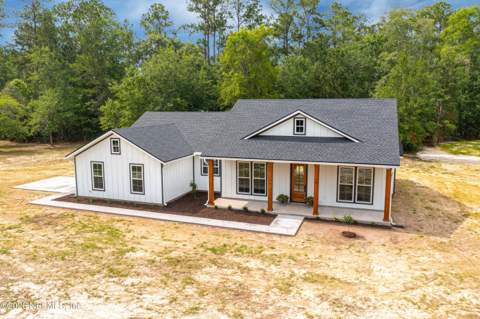 8021 Yellow Pine Circle, Glen St. Mary FL - photo 7 of 56