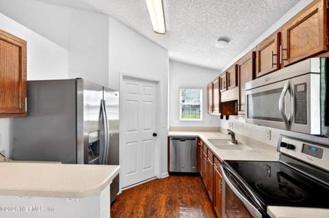 2636 Sam Hardwick Boulevard, Jacksonville FL - photo 8 of 24