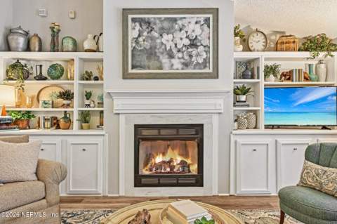 10383 Meadow Point Drive, Jacksonville FL - photo 13 of 75
