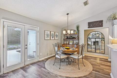 10383 Meadow Point Drive, Jacksonville FL - photo 14 of 75