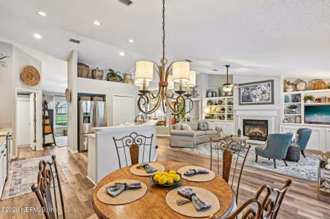 10383 Meadow Point Drive, Jacksonville FL - photo 15 of 75