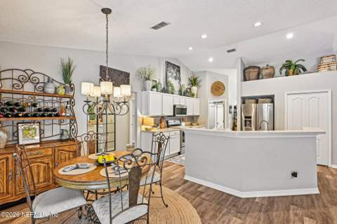 10383 Meadow Point Drive, Jacksonville FL - photo 16 of 75