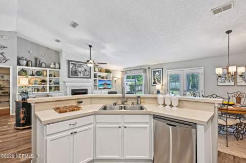 10383 Meadow Point Drive, Jacksonville FL - photo 18 of 75