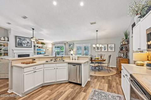 10383 Meadow Point Drive, Jacksonville FL - photo 20 of 75