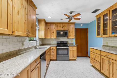1814 Grove Park Drive, Orange Park FL - photo 11 of 46