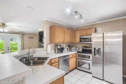 13715 Richmond Park Drive #903, Jacksonville FL - photo 11 of 28