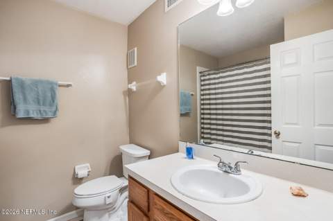 13715 Richmond Park Drive #903, Jacksonville FL - photo 17 of 28