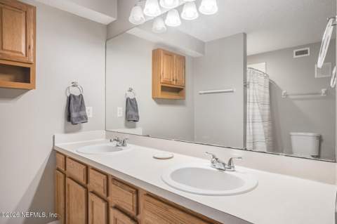 13715 Richmond Park Drive #903, Jacksonville FL - photo 18 of 28