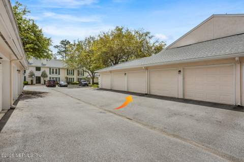 13715 Richmond Park Drive #903, Jacksonville FL - photo 23 of 28