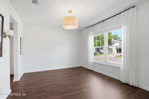 3323 Hickory Leaf Court, Jacksonville FL - photo 8 of 38