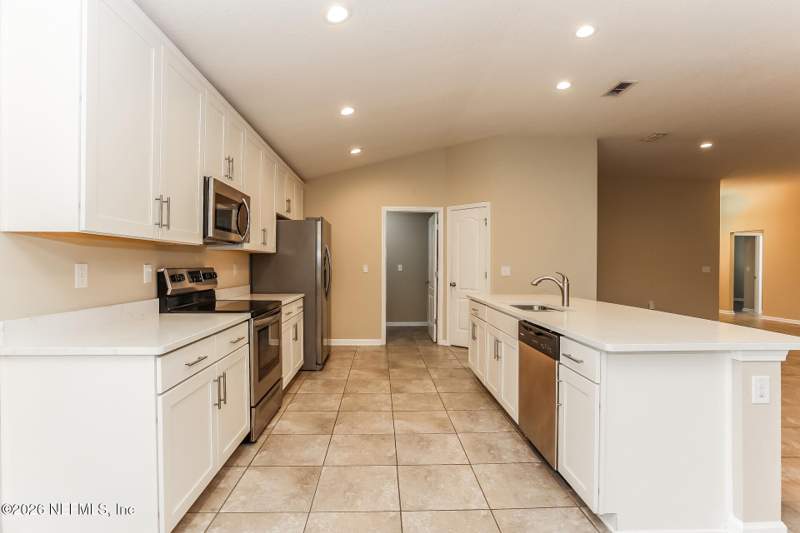 4 bedroom Single Family Residence at 12223 Crossfield Drive, Villages Of Westport, Jacksonville — photo 5