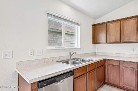 8345 Hawkes Meadow Drive, Jacksonville FL - photo 13 of 26