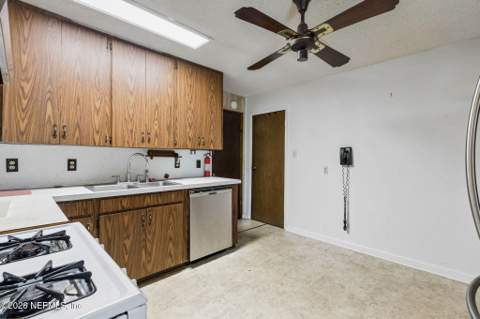 1826 Faye Road, Jacksonville FL - photo 16 of 74