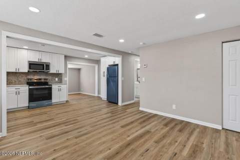 4313 Harbor View Drive, Jacksonville FL - photo 6 of 27