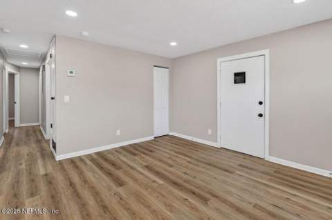 4313 Harbor View Drive, Jacksonville FL - photo 7 of 27