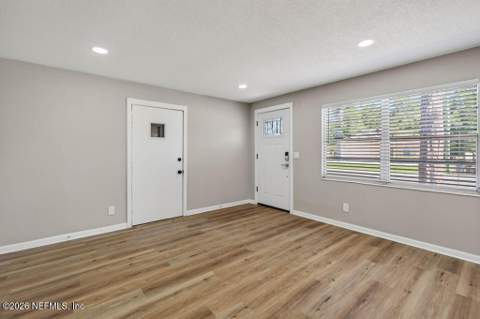 4313 Harbor View Drive, Jacksonville FL - photo 8 of 27