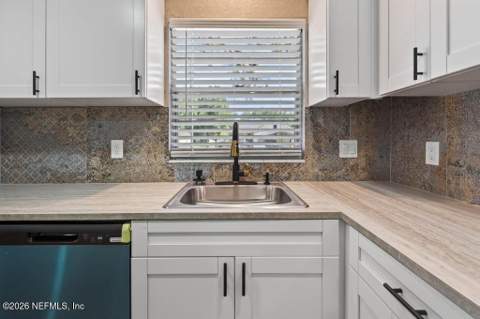 4313 Harbor View Drive, Jacksonville FL - photo 12 of 27