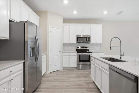 1680 Pottsburg Point Drive, Jacksonville FL - photo 17 of 39