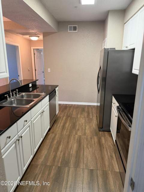 8539 Gate Parkway #424, Jacksonville FL - photo 11 of 27
