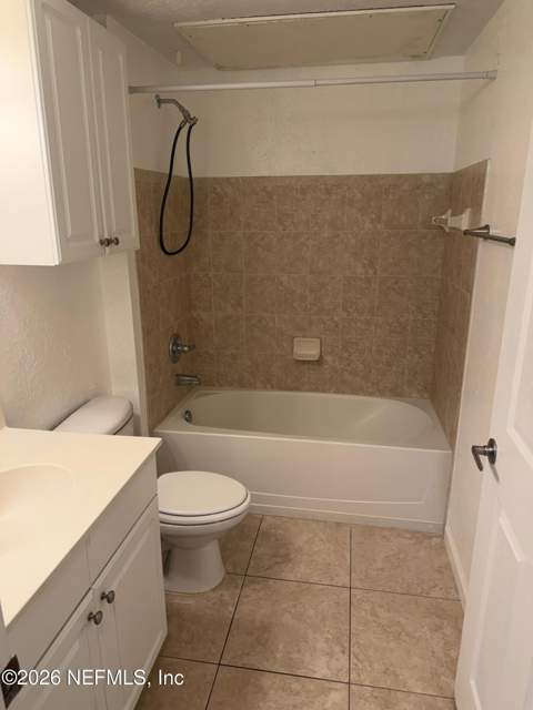 8539 Gate Parkway #424, Jacksonville FL - photo 15 of 27