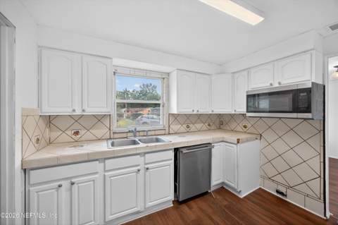 3842 Winton Drive, Jacksonville FL - photo 20 of 44
