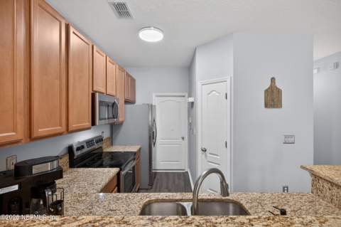 6078 Bartram Village Drive, Jacksonville FL - photo 19 of 75