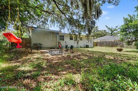 4819 Homecrest Circle, Jacksonville FL - photo 14 of 16